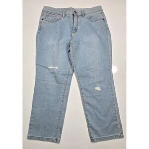 Studio by D&Co Women's Light Wash Distressed Denim Capri‎ Jeans Size 12P